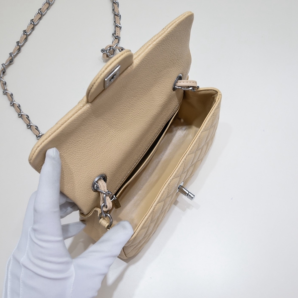 シャネルバッグ着用イメージ